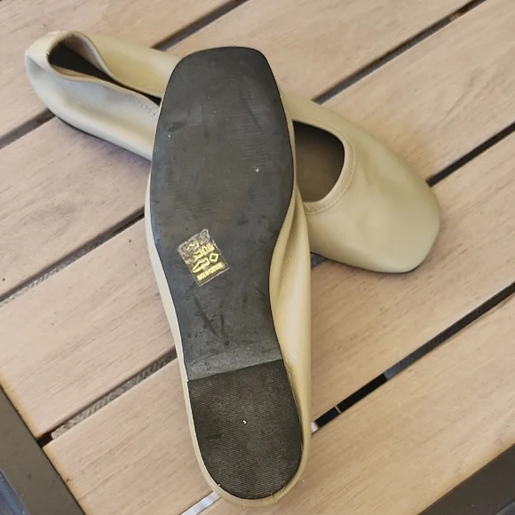 Pilcro cream Grey Square-Toe Leather Ballet Flats - Picture 4 of 9